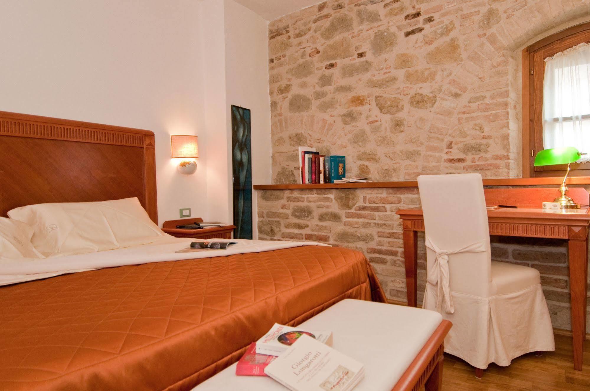 Boutique Hotel Al Grappolo D'Oro Torgiano Exterior foto